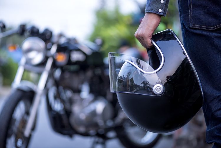 Jak vybrat helmu na motorku